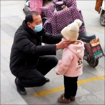 �O����